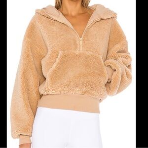 Alo Streetside Sherpa